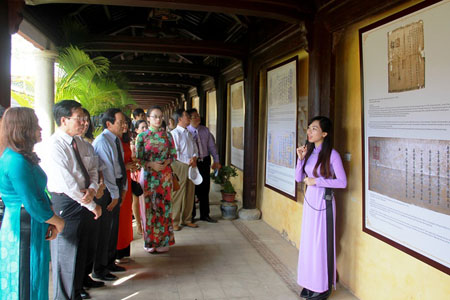 Trung tâm Bảo tồn di tích cố đô Huế ngày 29/8 tổ chức triển lãm một số tư liệu về tiến sĩ Việt Nam dưới các triều đại phong kiến trong khuôn viên hoàng cung.